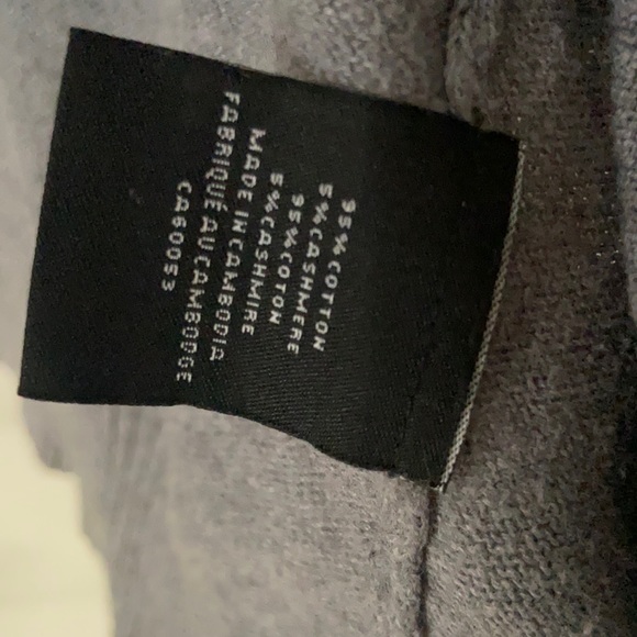 🧵 3/$25 - Jones New York grey low high cardigan - Picture 3 of 5